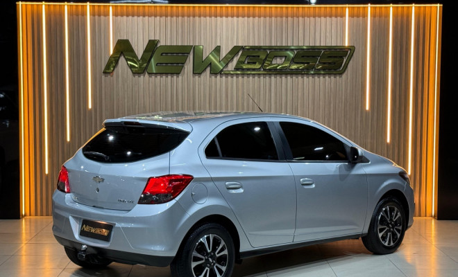 GM - Chevrolet ONIX HATCH LTZ 1.4 8V FlexPower 5p Mec. 2013 Flex-0