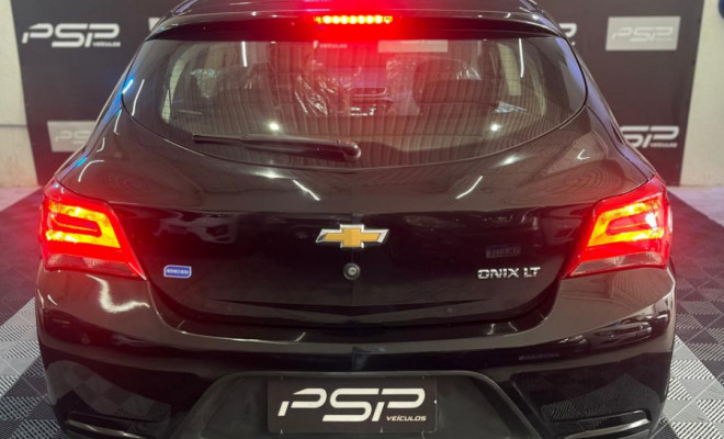 GM - Chevrolet ONIX HATCH LT 1.0 8V FlexPower 5p Mec. 2017 Flex-3