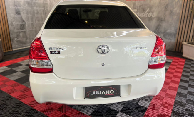 Toyota ETIOS XS Sedan1.5 Flex 16V 4p Mec. 2015 Flex-11