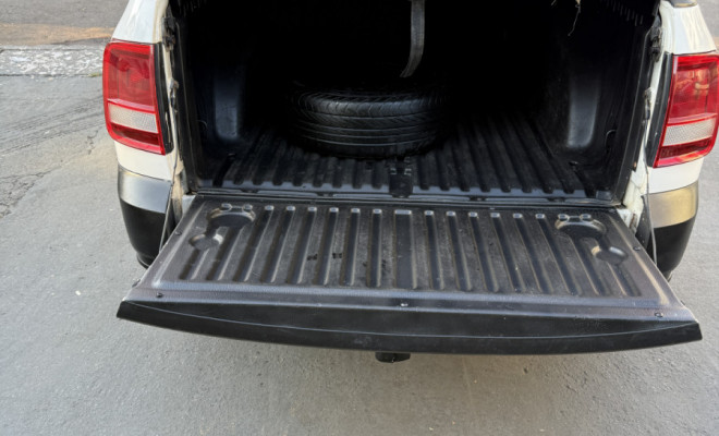 VW - VolksWagen Saveiro Robust 1.6 Total Flex 8V 2020 Flex-4