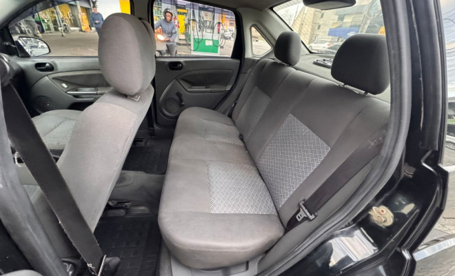 Ford Fiesta Sed. 1.6 8V Flex 4p 2007 Flex-7