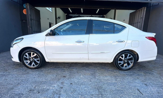 Nissan VERSA UNIQUE 1.6 16V FlexStart 4p Aut. 2017 Flex-1
