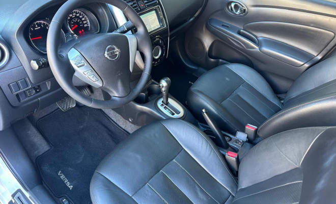 Nissan VERSA UNIQUE 1.6 16V FlexStart 4p Aut. 2017 Flex-3