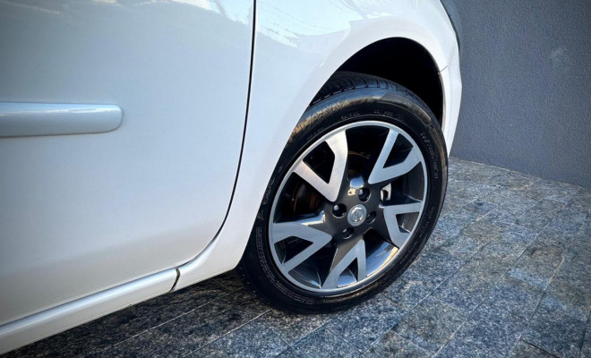 Nissan VERSA UNIQUE 1.6 16V FlexStart 4p Aut. 2017 Flex-2