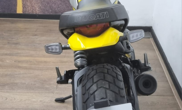 DUCATI SCRAMBLER ICON 800cc 2022 Gasolina-10