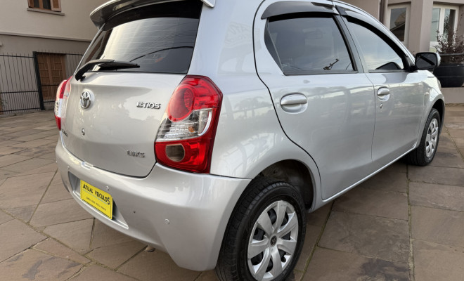Toyota ETIOS XS  1.3 Flex 16V 5p Mec. 2013 Flex-2