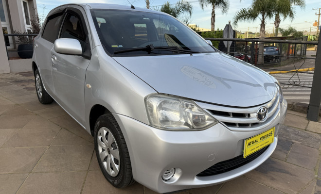 Toyota ETIOS XS  1.3 Flex 16V 5p Mec. 2013 Flex-1