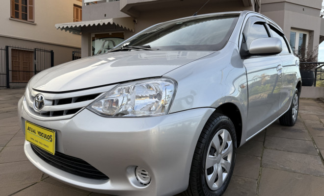Toyota ETIOS XS  1.3 Flex 16V 5p Mec. 2013 Flex-0