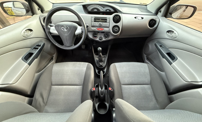 Toyota ETIOS XS  1.3 Flex 16V 5p Mec. 2013 Flex-4
