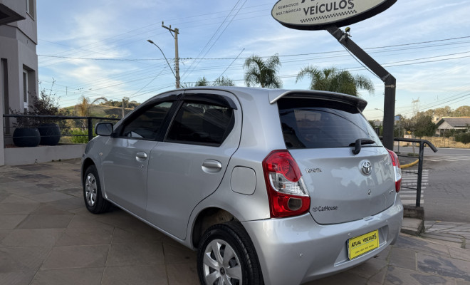 Toyota ETIOS XS  1.3 Flex 16V 5p Mec. 2013 Flex-3