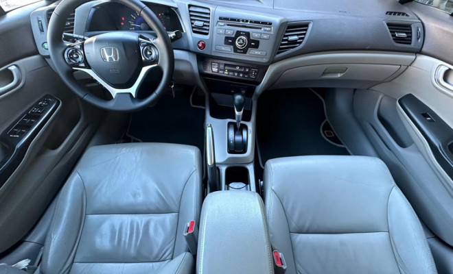 Honda Civic Sedan LXR 2.0 Flexone 16V Aut. 4p 2014 Flex-4