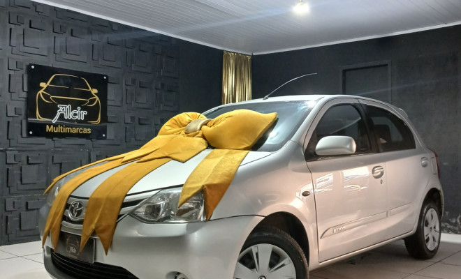 Toyota ETIOS XS  1.3 Flex 16V 5p Mec. 2013 Flex-1
