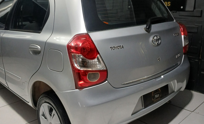 Toyota ETIOS XS  1.3 Flex 16V 5p Mec. 2013 Flex-4