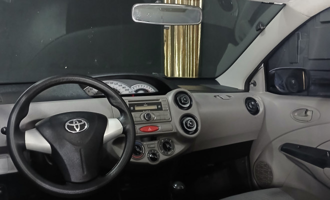 Toyota ETIOS XS  1.3 Flex 16V 5p Mec. 2013 Flex-9