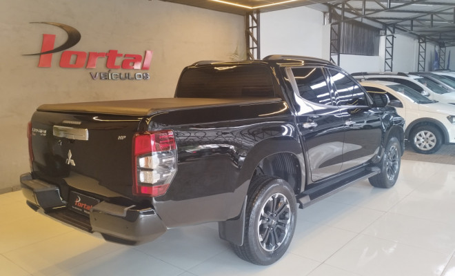 Mitsubishi L200 Triton Sport HPE 2.4 CD Diesel Aut. 2023 Diesel-3