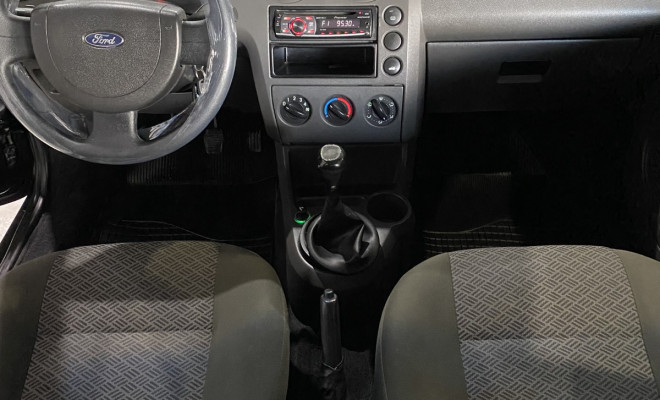 Ford Fiesta Sed. 1.6 8V Flex 4p 2005 Flex-3
