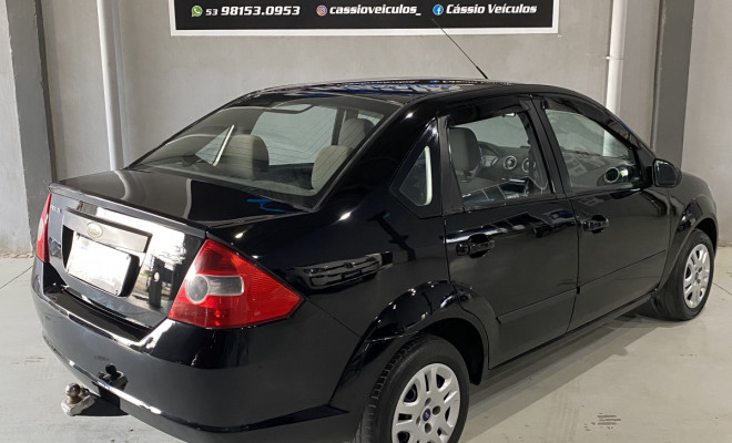 Ford Fiesta Sed. 1.6 8V Flex 4p 2005 Flex-0