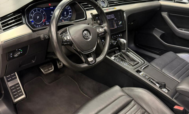 VW - VolksWagen Passat Highline 2.0 TSI 220cv Tip. 2018 Gasolina-8