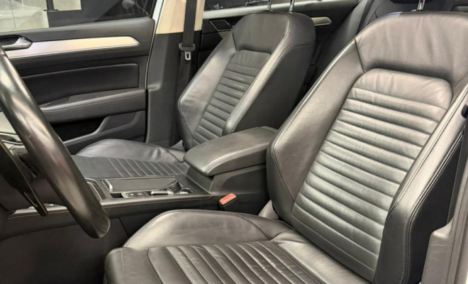 VW - VolksWagen Passat Highline 2.0 TSI 220cv Tip. 2018 Gasolina-5