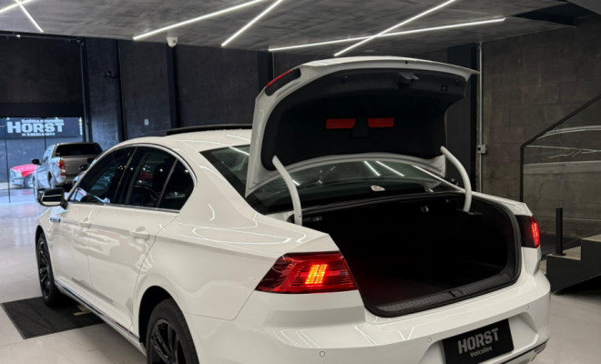 VW - VolksWagen Passat Highline 2.0 TSI 220cv Tip. 2018 Gasolina-13