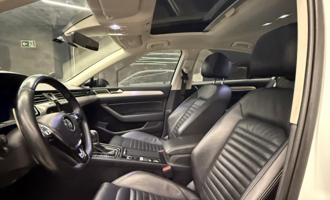 VW - VolksWagen Passat Highline 2.0 TSI 220cv Tip. 2018 Gasolina-2