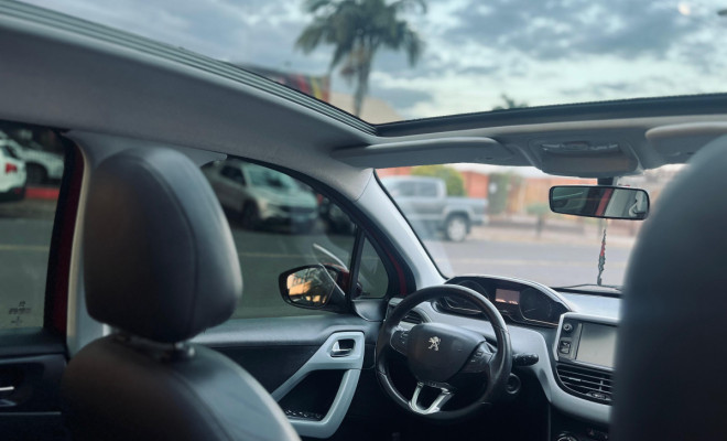 Peugeot 208 Allure 1.5 Flex 8V 5p 2014 Flex-8