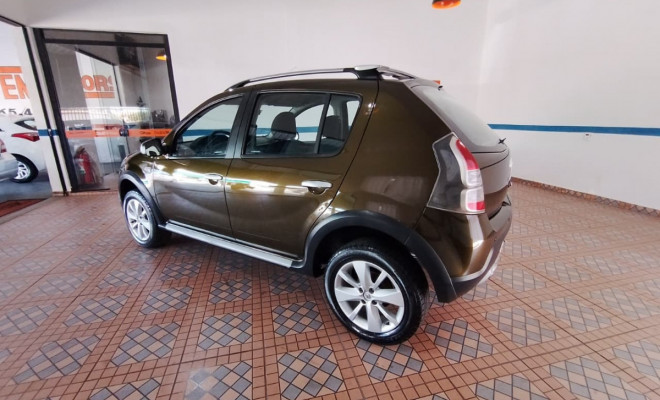 Renault SANDERO STEPWAY Hi-Power 1.6 8V 5p 2013 Flex-2