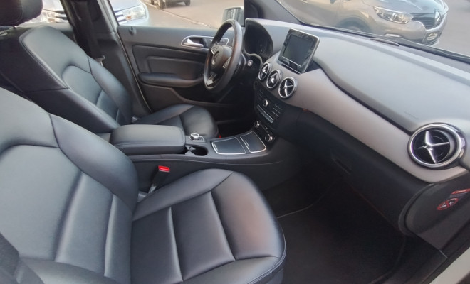 Mercedes-Benz Classe B 200 CGI 1.6 TB Sport 156cv Aut 2015 Flex-8