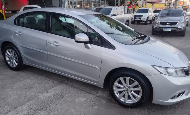 Honda Civic Sedan LXR 2.0 Flexone 16V Aut. 4p 2014 Flex