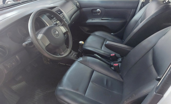 Nissan LIVINA NIGHT&DAY 1.6 16V Flex Fuel Mec. 2012 Flex-9