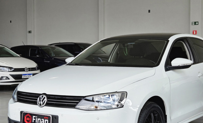 VW - VolksWagen JETTA Comfortline 2.0 T.Flex 8V 4p Tipt. 2014 Flex-2