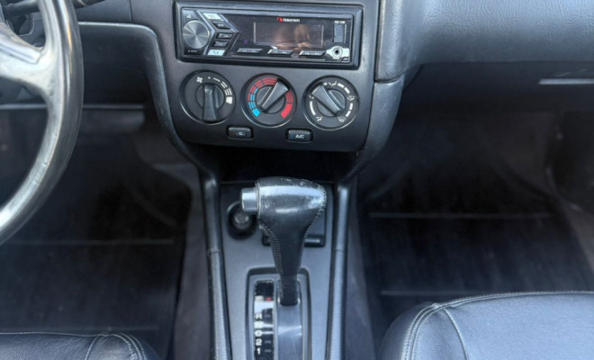 Nissan Primera GXE 2.0 16V 1997 Gasolina-7