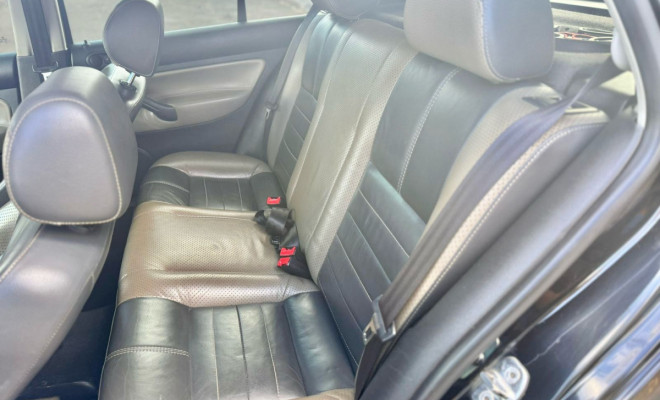 VW - VolksWagen Golf Sportline 1.6 Mi Total Flex 8V 4p 2008 Flex-5