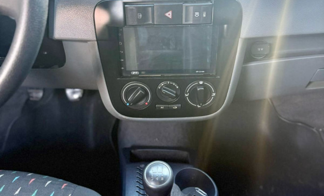VW - VolksWagen Gol (novo) 1.0 Mi Total Flex 8V 4p 2013 Flex-9