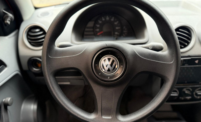 VW - VolksWagen Gol (novo) 1.0 Mi Total Flex 8V 4p 2013 Flex-8