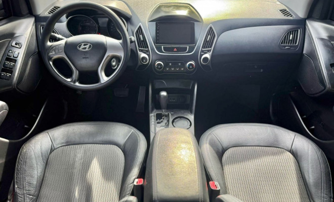 Hyundai ix35 2.0 16V 170cv 2WD/4WD Aut. 2011 Gasolina-9