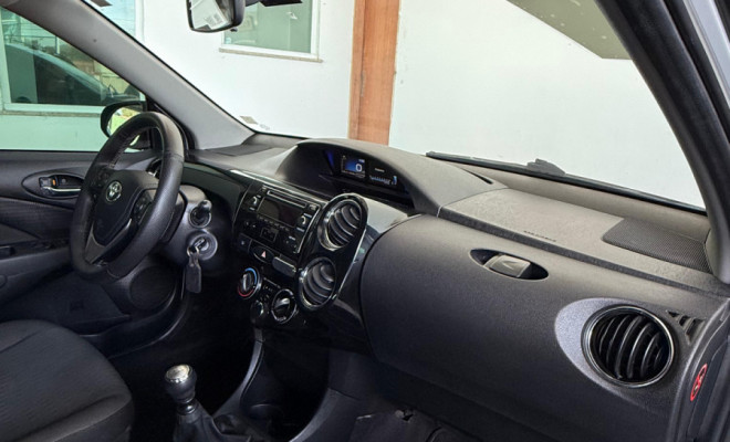 Toyota ETIOS XS 1.5 Flex 16V 5p Mec. 2018 Flex-4