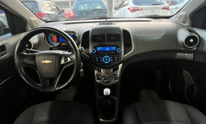 GM - Chevrolet SONIC HB LTZ 1.6 16V FlexPower 5p Mec. 2013 Flex-8