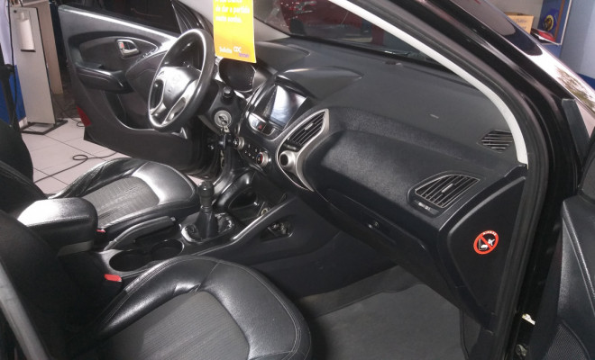 Hyundai ix35 2.0 16V 170cv 2WD/4WD Mec. 2011 Gasolina-4