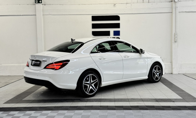 Mercedes-Benz CLA-180 1.6 16V 122cv Aut. 2018 Gasolina-4