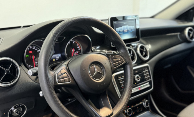 Mercedes-Benz CLA-180 1.6 16V 122cv Aut. 2018 Gasolina-6