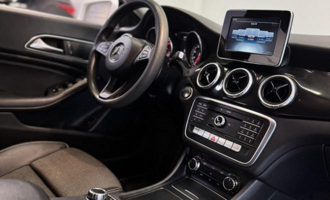 Mercedes-Benz CLA-180 1.6 16V 122cv Aut. 2018 Gasolina-8