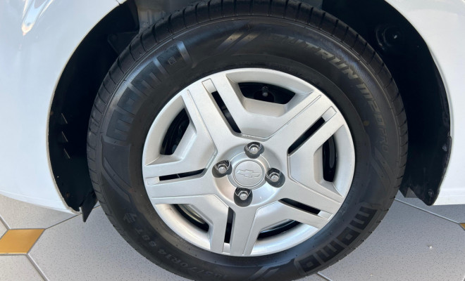 GM - Chevrolet ONIX HATCH Joy 1.0 8V Flex 5p Mec. 2017 Flex-12