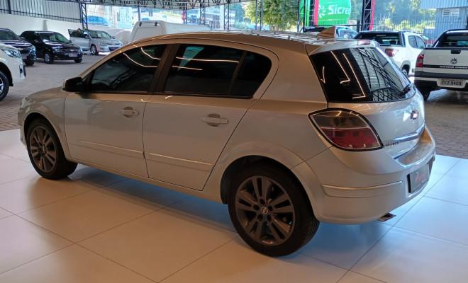 GM - Chevrolet Vectra GT 2.0 MPFI 8V FlexPower Mec. 2011 Flex-4