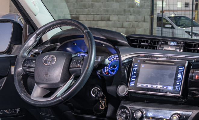 Toyota Hilux CD SRV 4x4 2.8 TDI Diesel Aut. 2018 Diesel-18