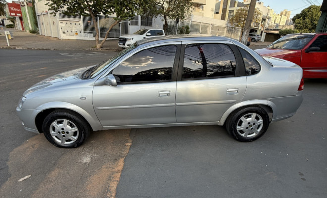 GM - Chevrolet Classic Life/LS 1.0 VHC FlexP. 4p 2014 Flex-1