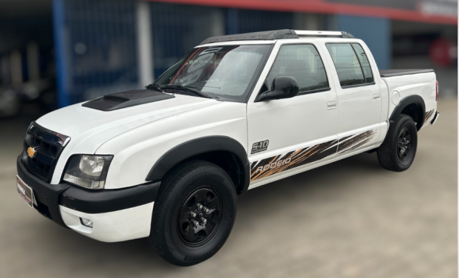 GM - Chevrolet S10 Pick-Up 2.4 MPFI 8v 128cv CD 4p 2001 Gasolina