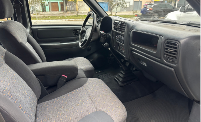 GM - Chevrolet S10 Pick-Up 2.4 MPFI 8v 128cv CD 4p 2001 Gasolina-3