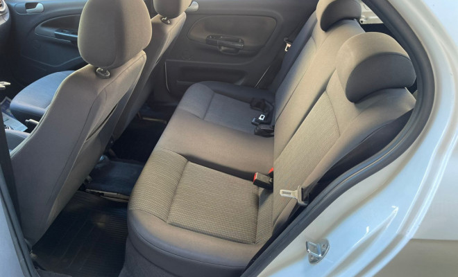 VW - VolksWagen Gol (novo) 1.0 Mi Total Flex 8V 4p 2013 Flex-3