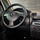 GM - Chevrolet Meriva 1.8/ CD 1.8 MPFI 8V 102cv 5p 2003 Gasolina-3